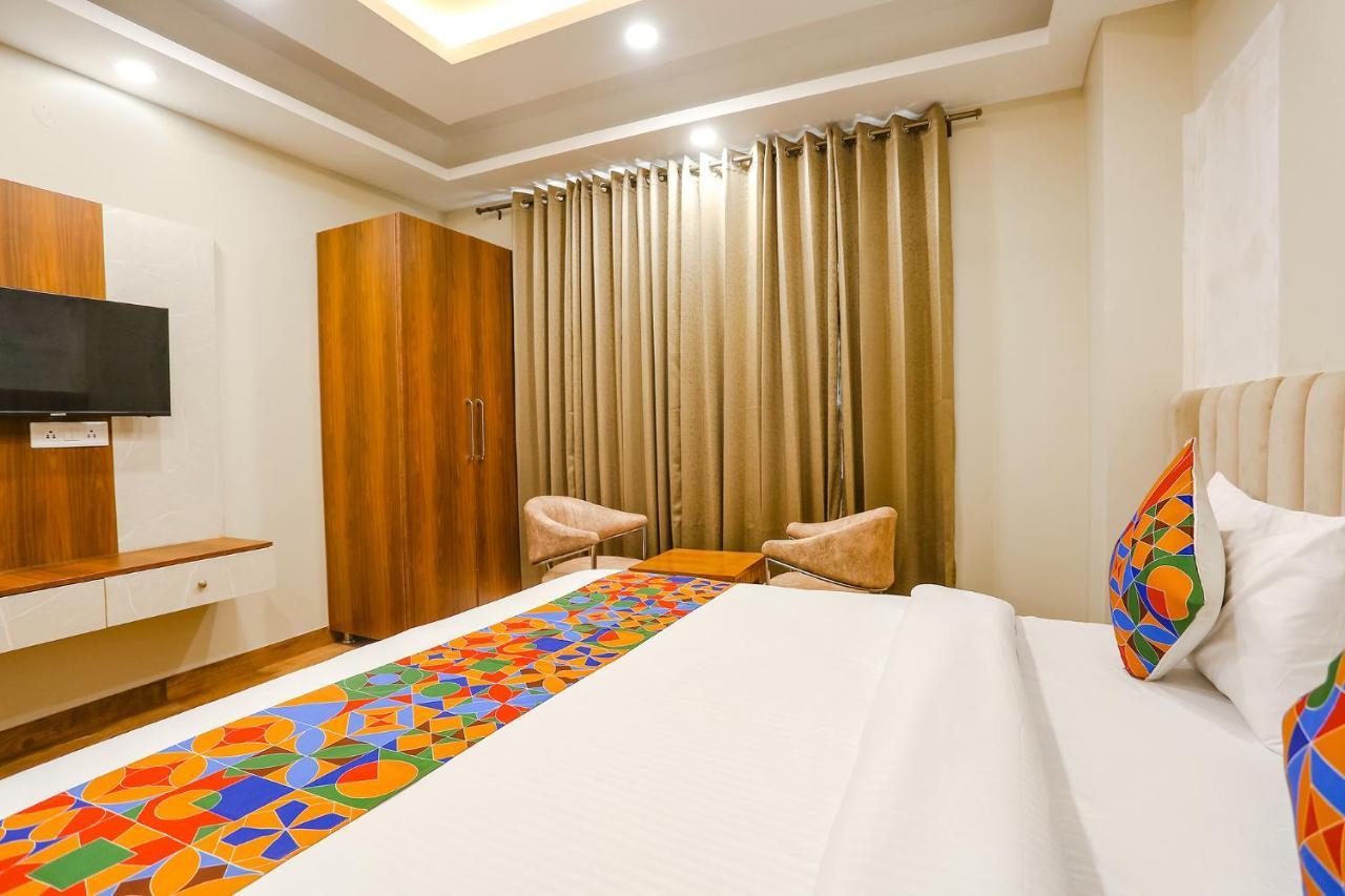 Fabhotel Raahi Retreat グルガウン エクステリア 写真